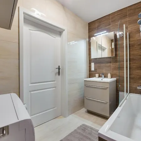 Front Park, Sun & Snow